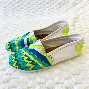 Toms Slip on Multicolor Shoes 7.5 Women’s Blue Green and Yellow